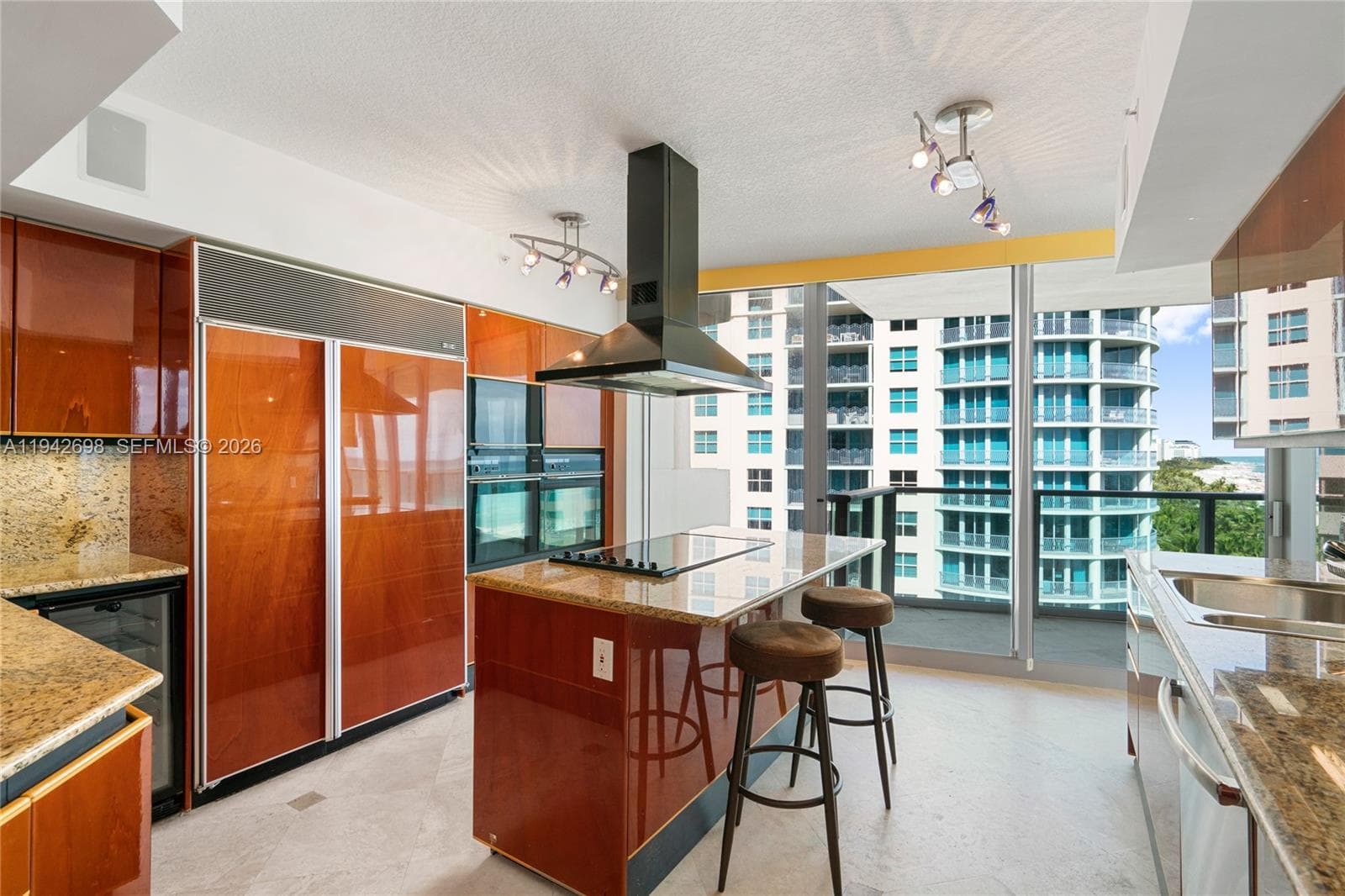 1455 Ocean Dr # 1009, Miami Beach FL 33139 — 79