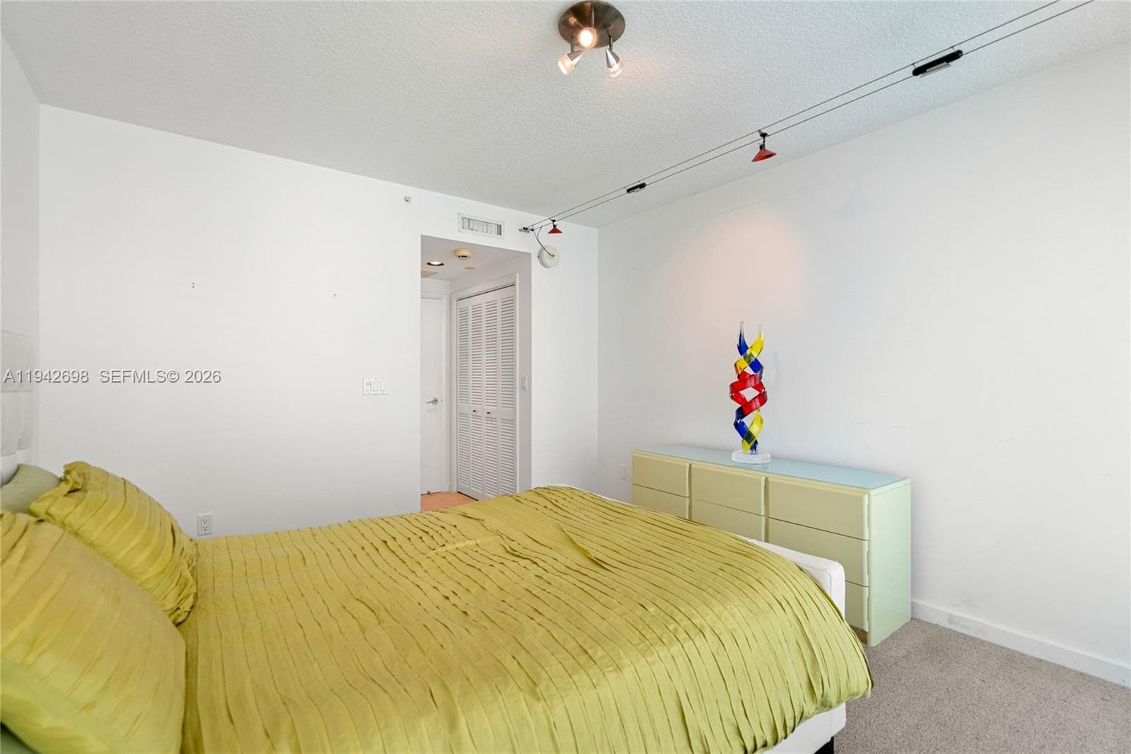 1455 Ocean Dr # 1009, Miami Beach FL 33139 — 59