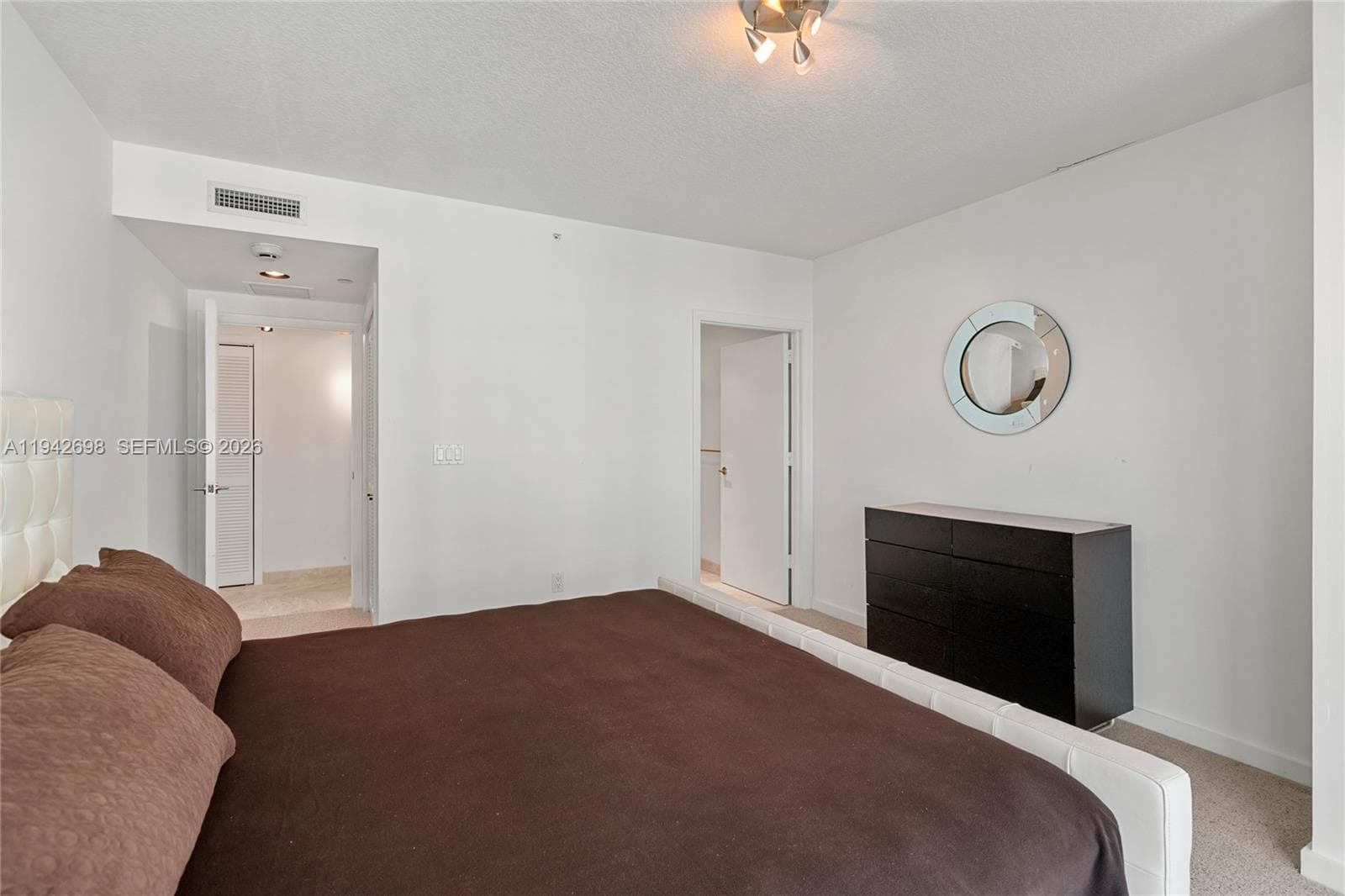 1455 Ocean Dr # 1009, Miami Beach FL 33139 — 54