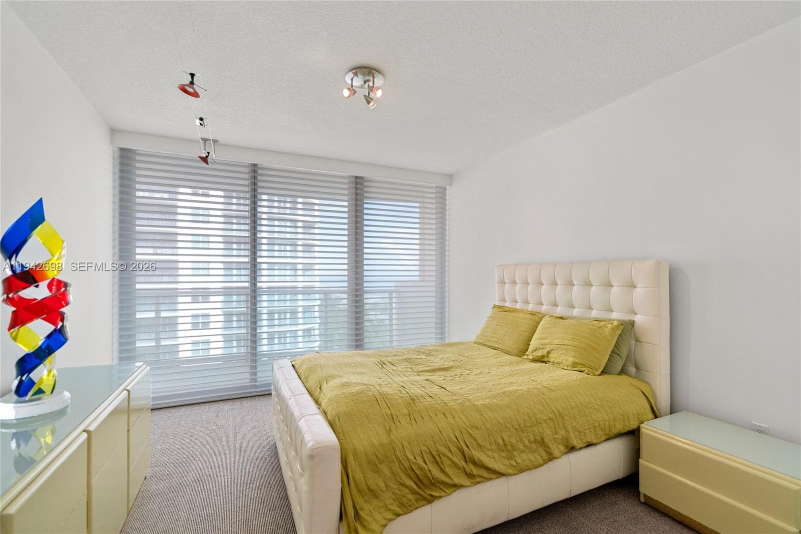 1455 Ocean Dr # 1009, Miami Beach FL 33139 — 58