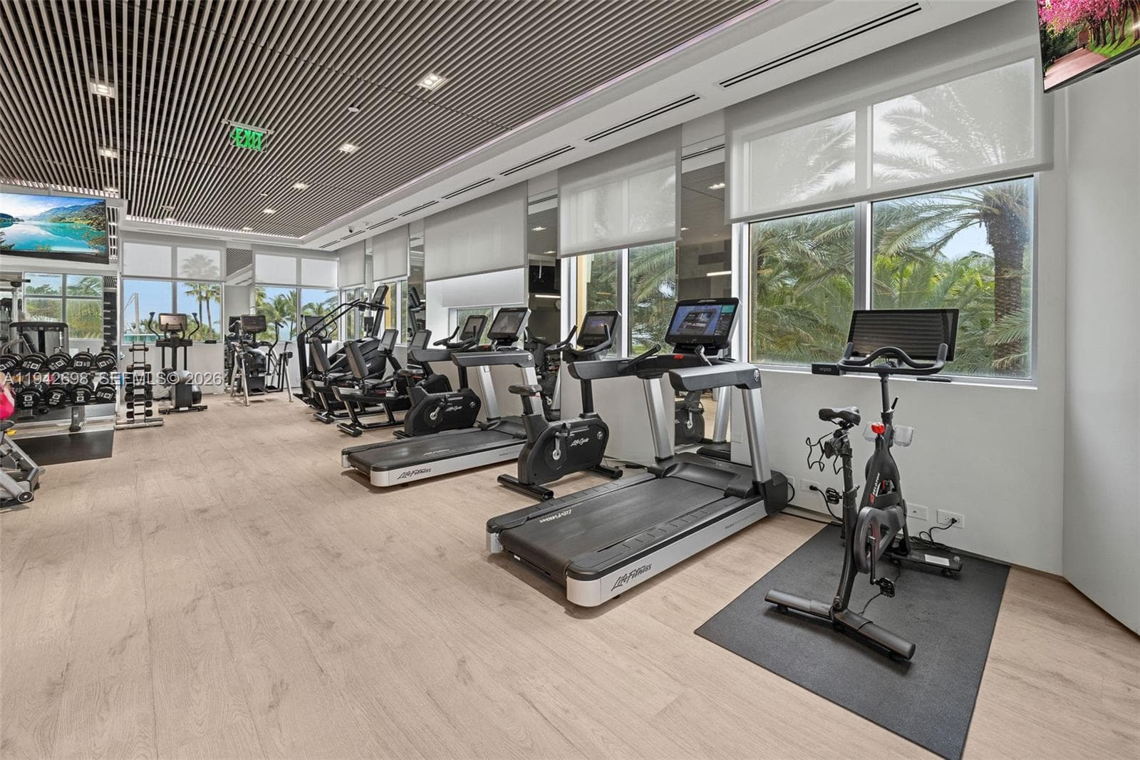 1455 Ocean Dr # 1009, Miami Beach FL 33139 — 97