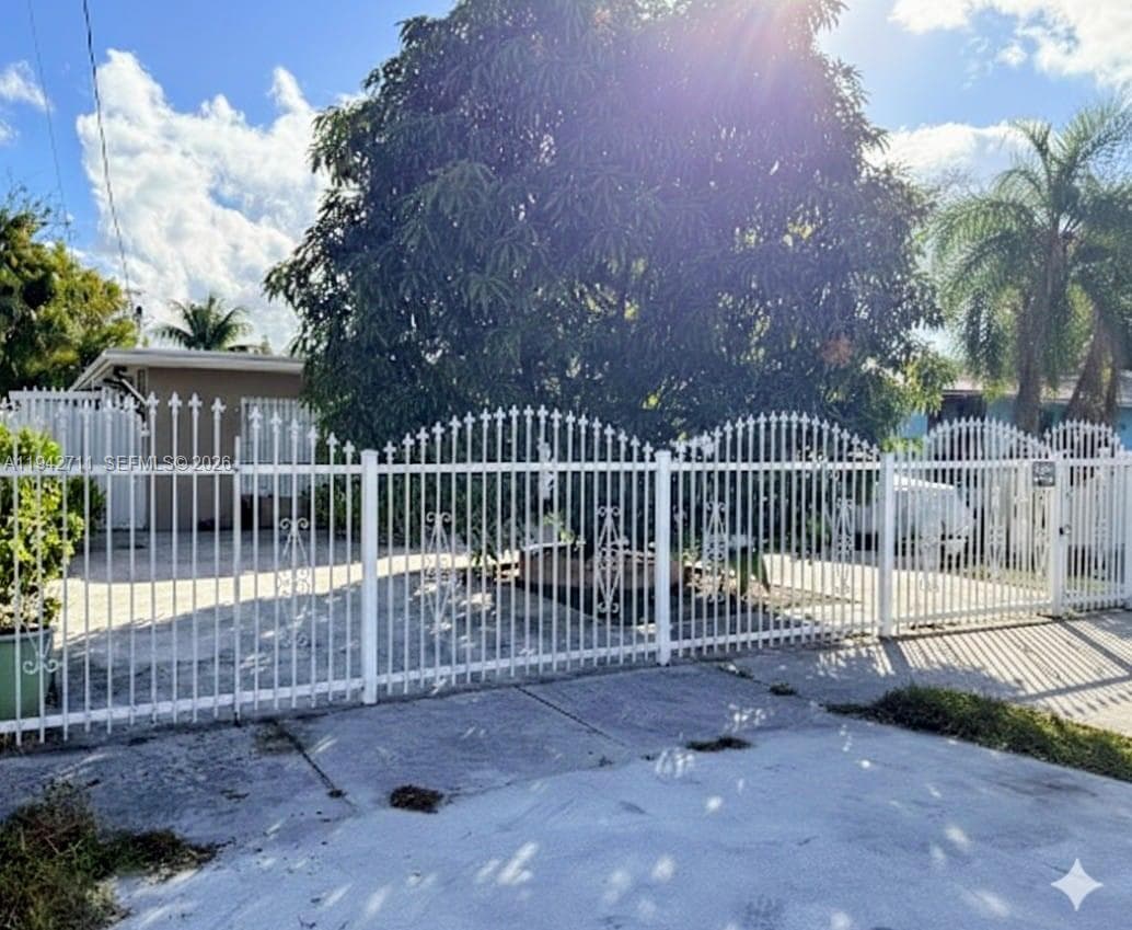 2118 NW 86th St, Miami FL 33147 — 2
