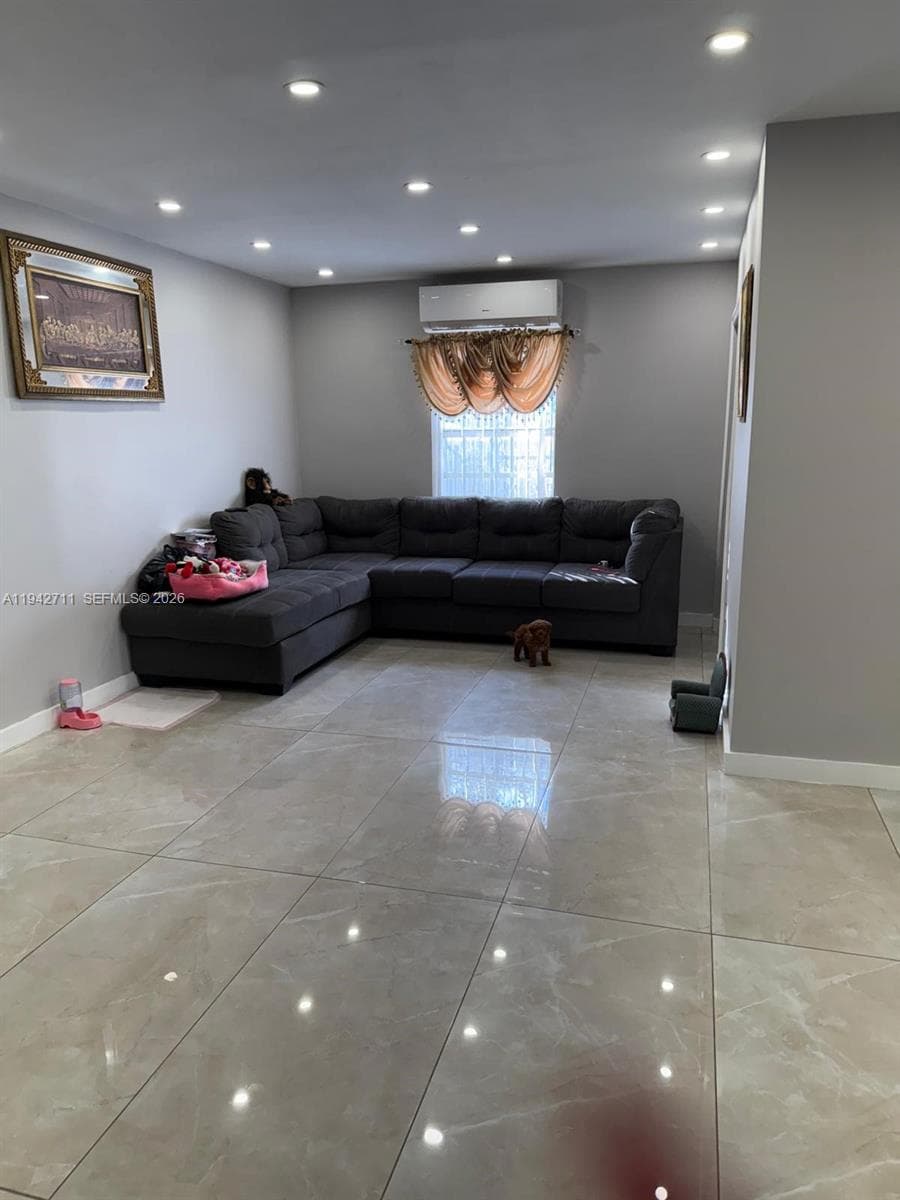 2118 NW 86th St, Miami FL 33147 — 9