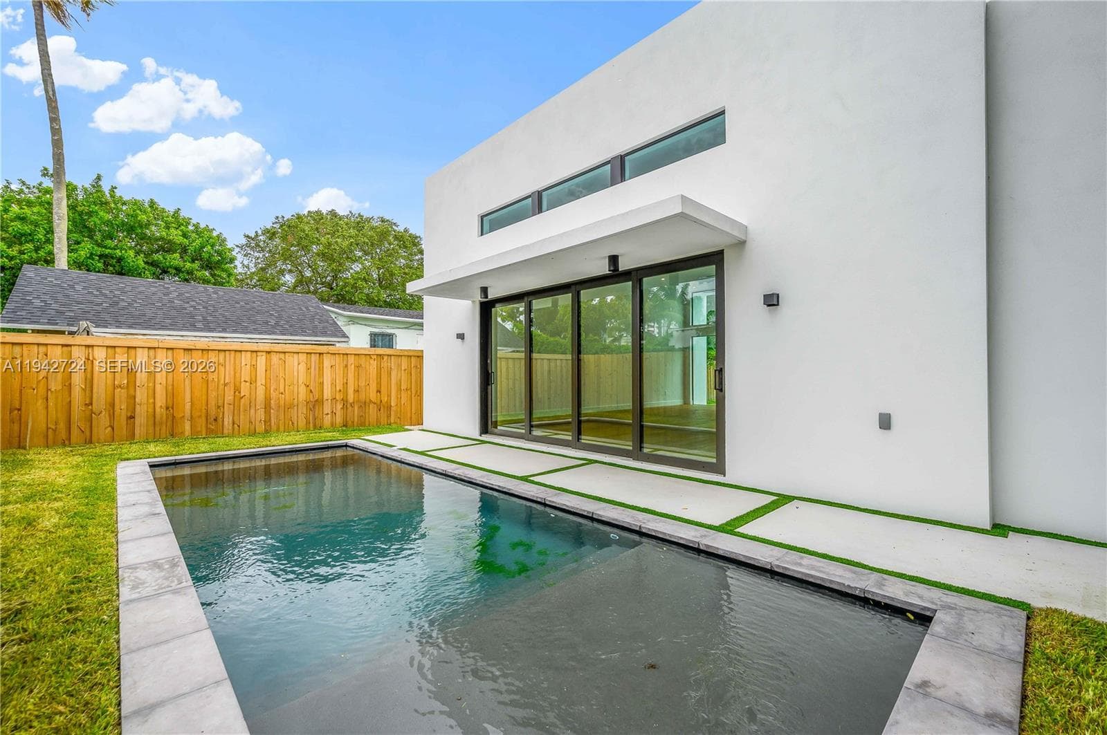 326 NW 40th St, Miami FL 33127 — 32