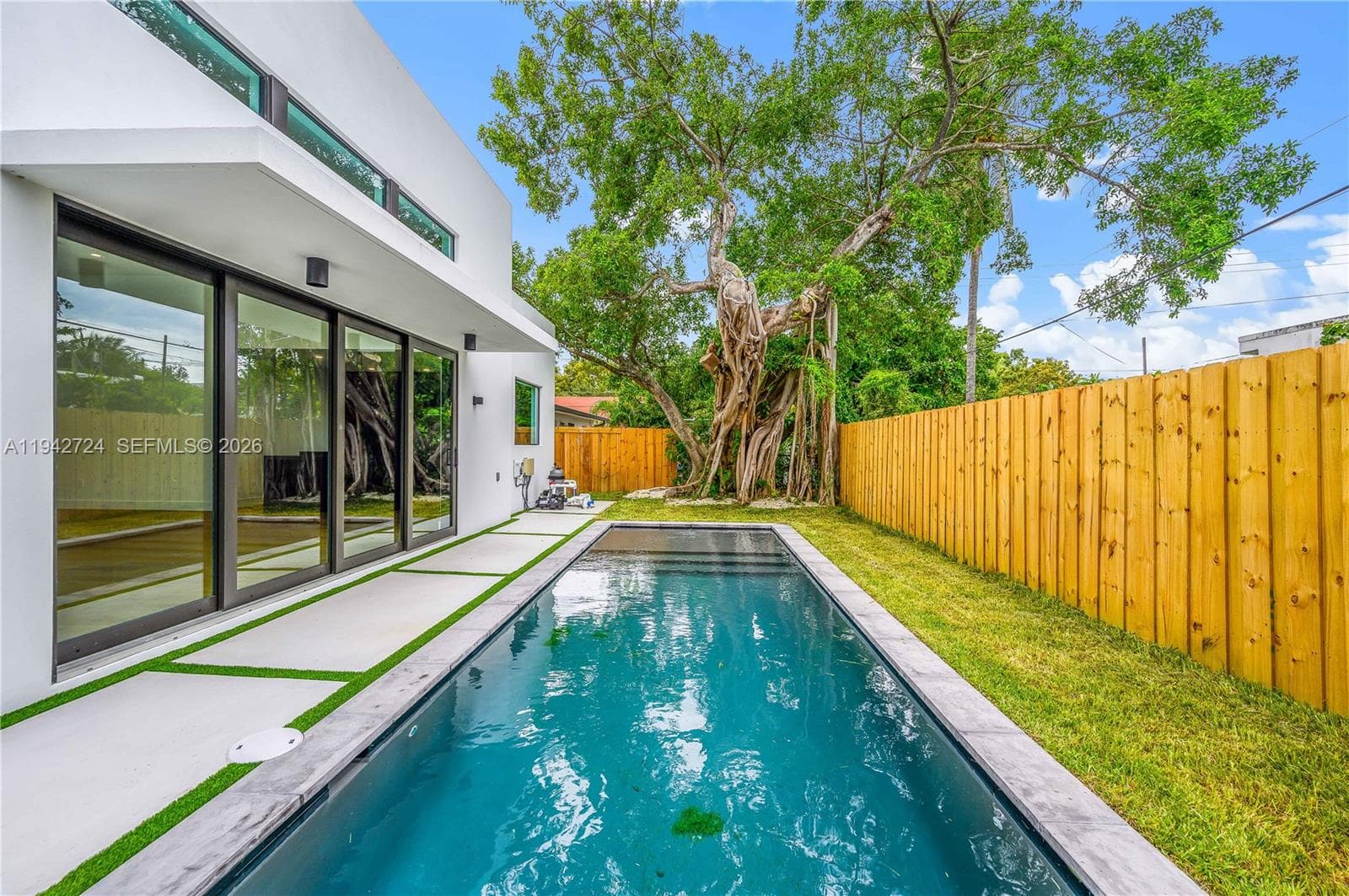 326 NW 40th St, Miami FL 33127 — 34
