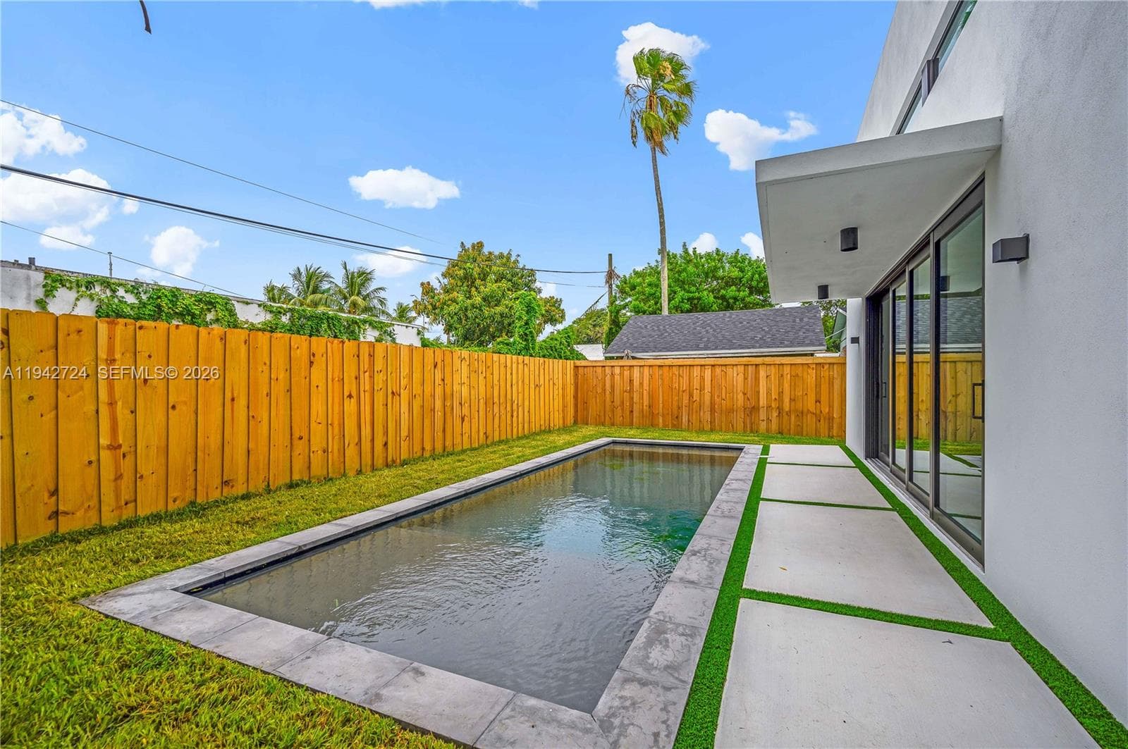 326 NW 40th St, Miami FL 33127 — 35
