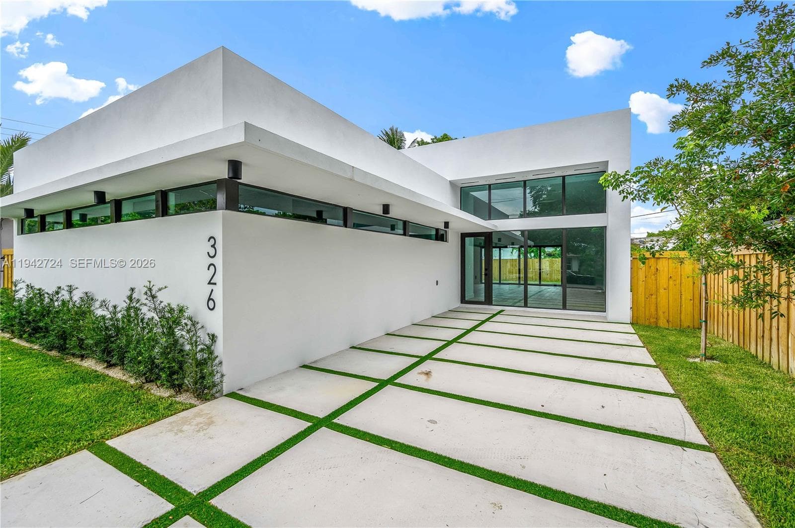 326 NW 40th St, Miami FL 33127 — 4