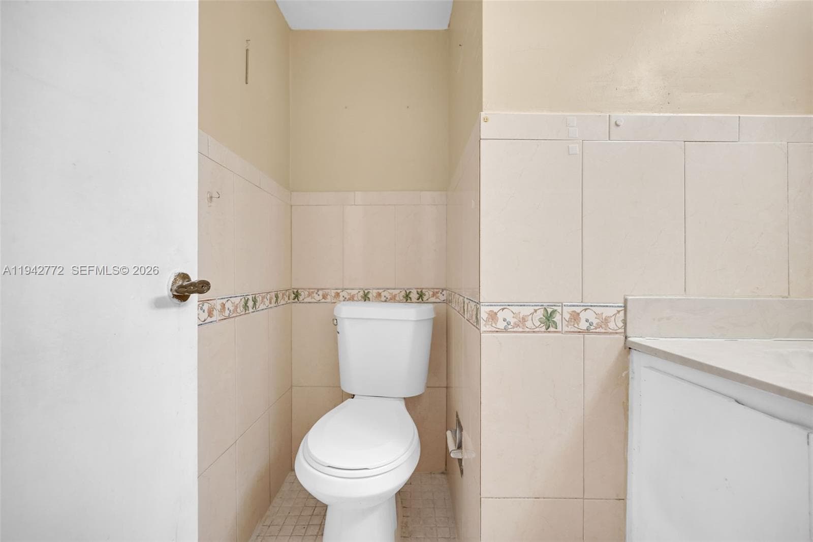 9907 NW 9th St Cir # 20, Miami FL 33172 — 27
