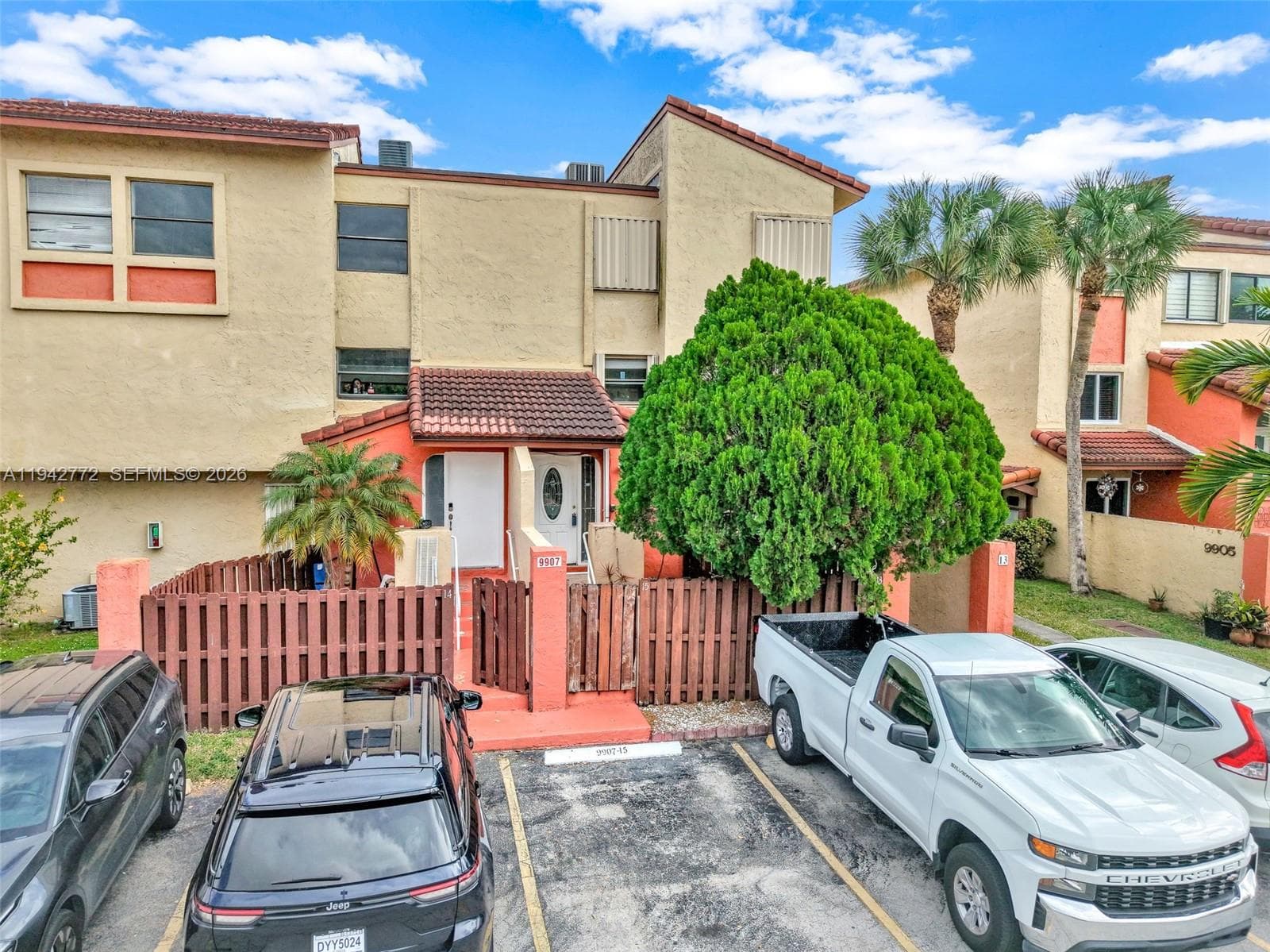 9907 NW 9th St Cir # 20, Miami FL 33172 — 72