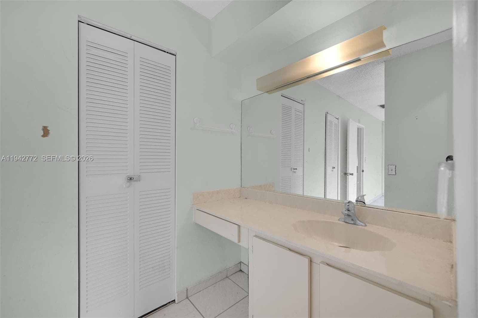 9907 NW 9th St Cir # 20, Miami FL 33172 — 56