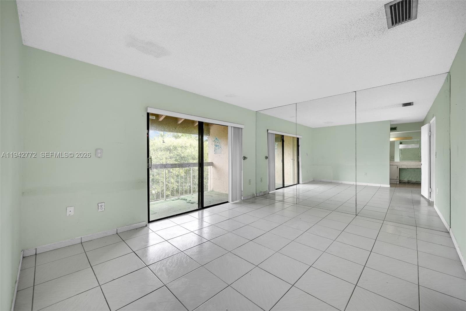 9907 NW 9th St Cir # 20, Miami FL 33172 — 47
