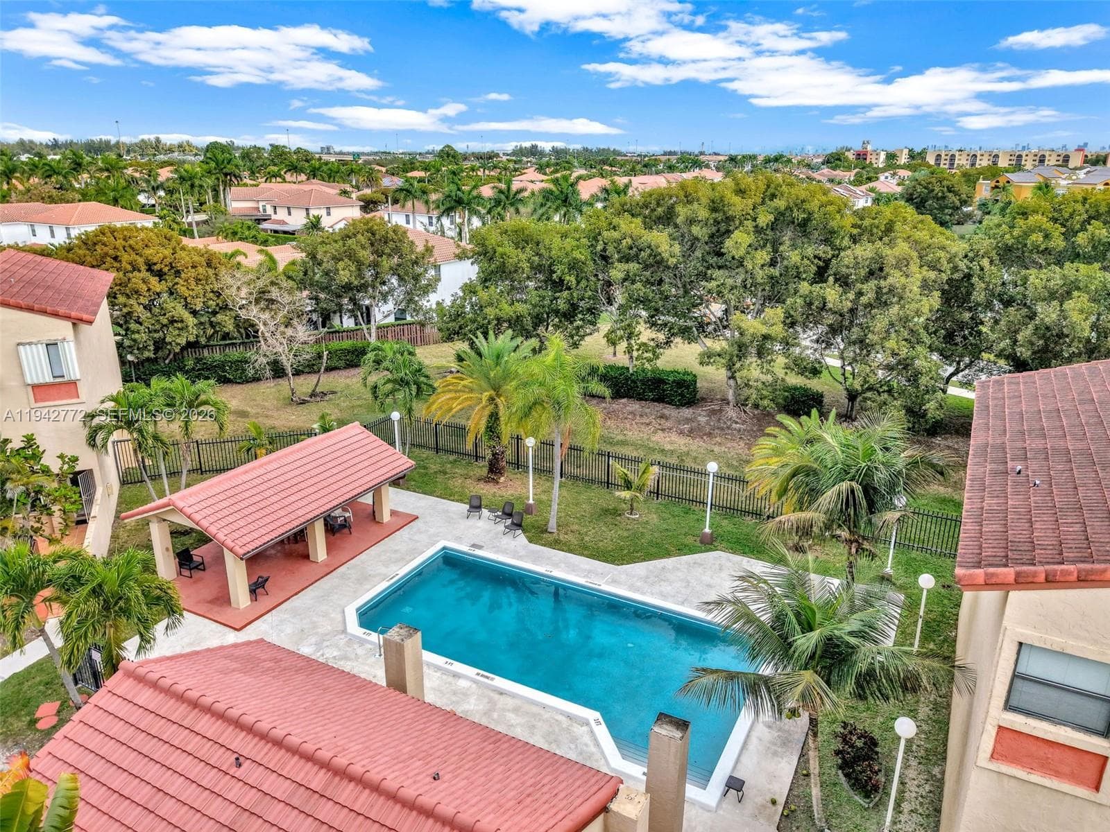 9907 NW 9th St Cir # 20, Miami FL 33172 — 67