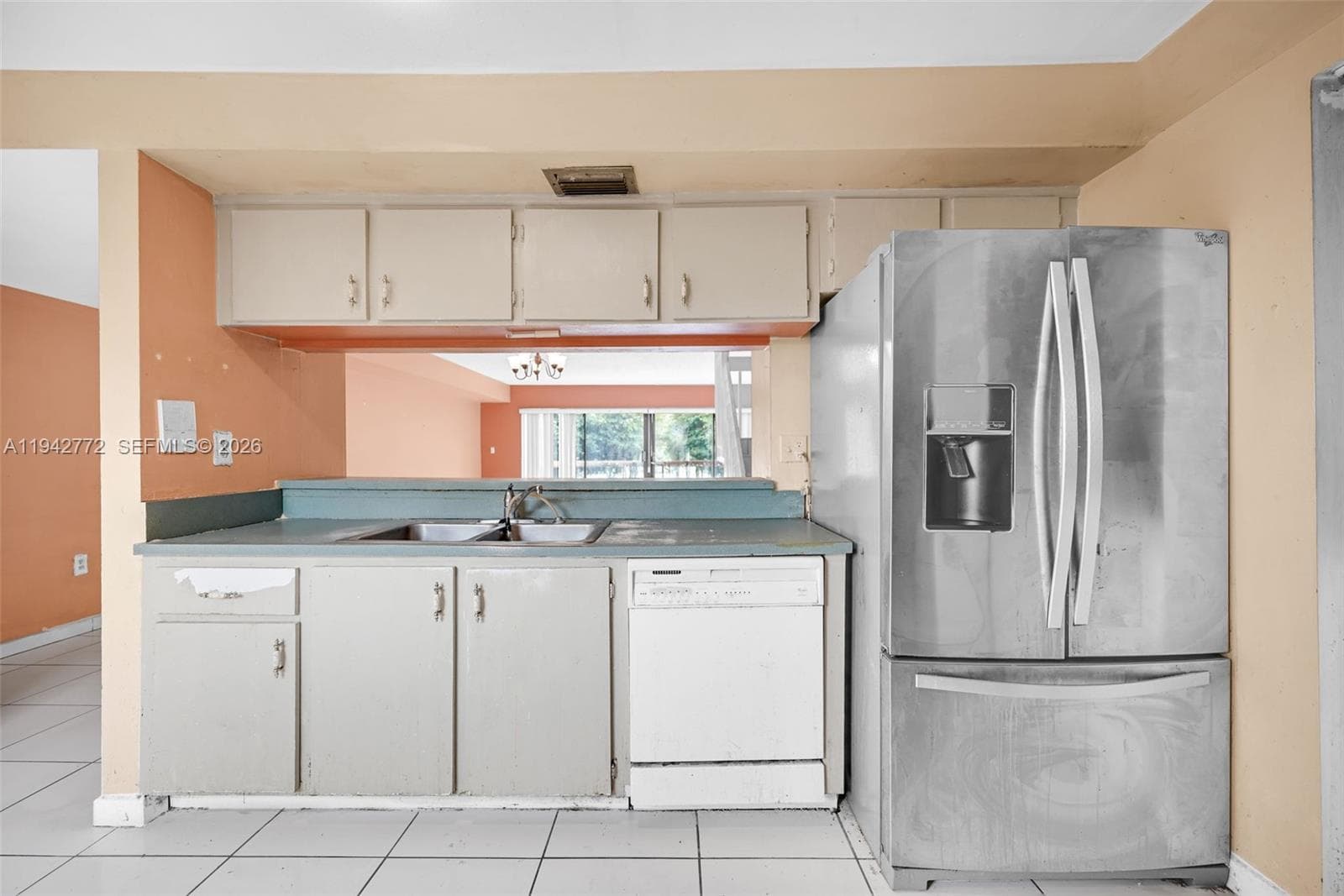 9907 NW 9th St Cir # 20, Miami FL 33172 — 20