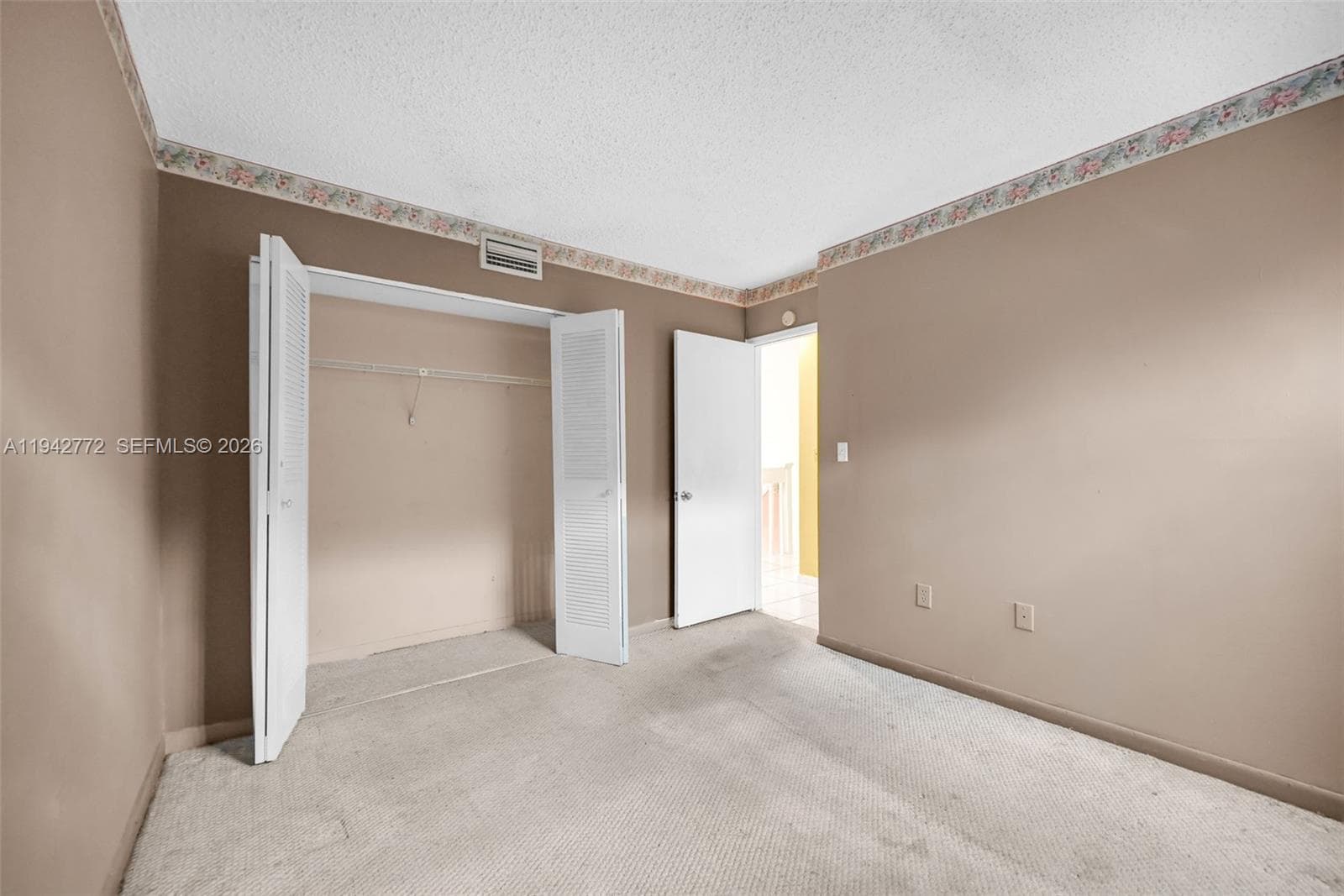 9907 NW 9th St Cir # 20, Miami FL 33172 — 38