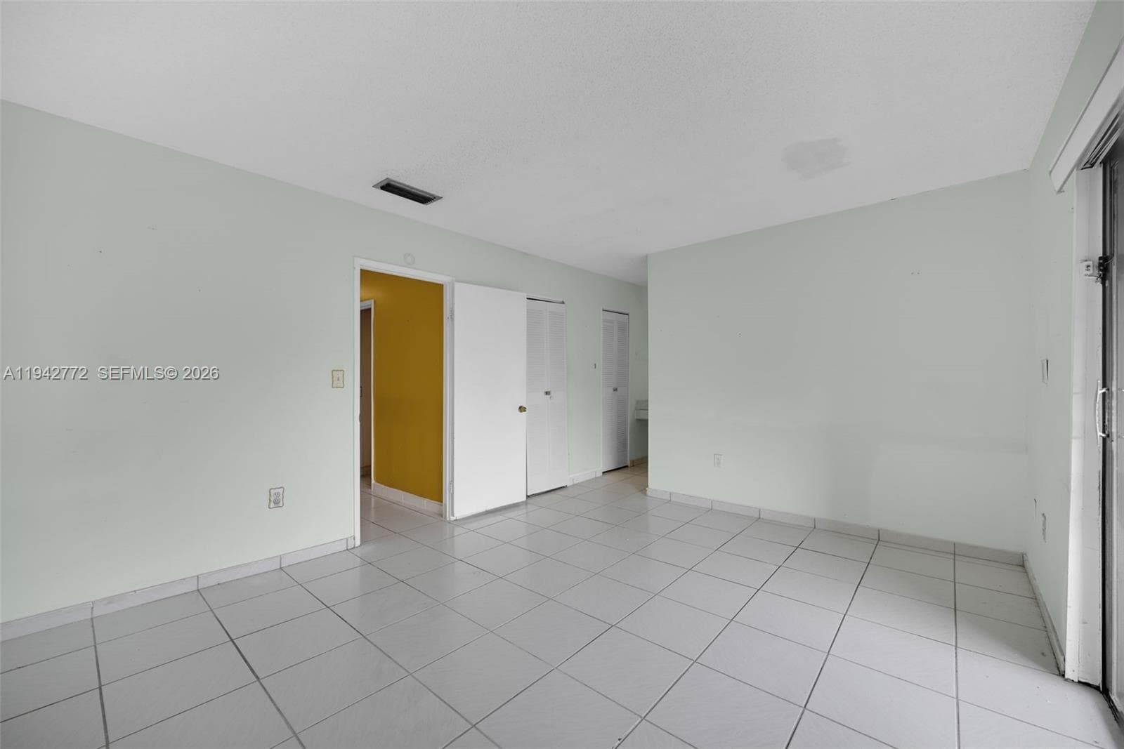 9907 NW 9th St Cir # 20, Miami FL 33172 — 45