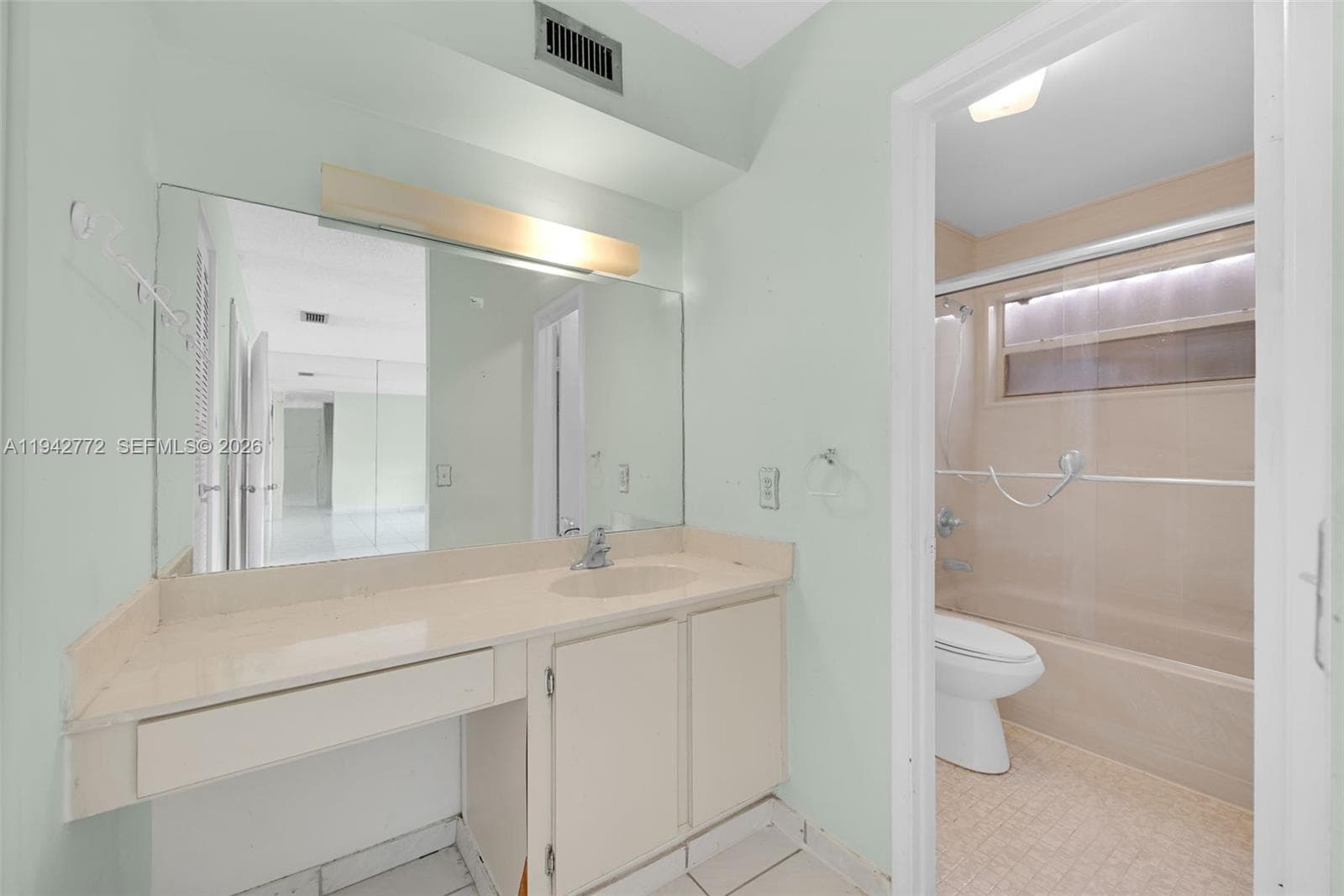 9907 NW 9th St Cir # 20, Miami FL 33172 — 55