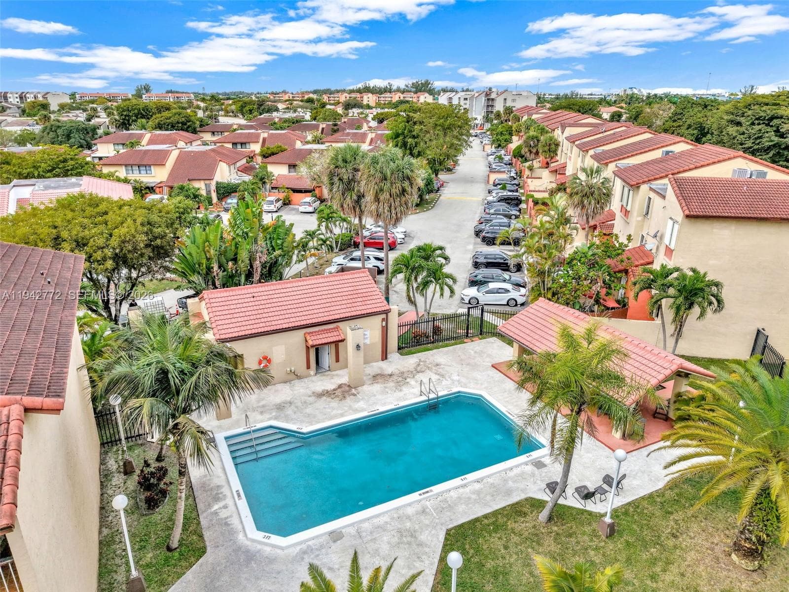 9907 NW 9th St Cir # 20, Miami FL 33172 — 68