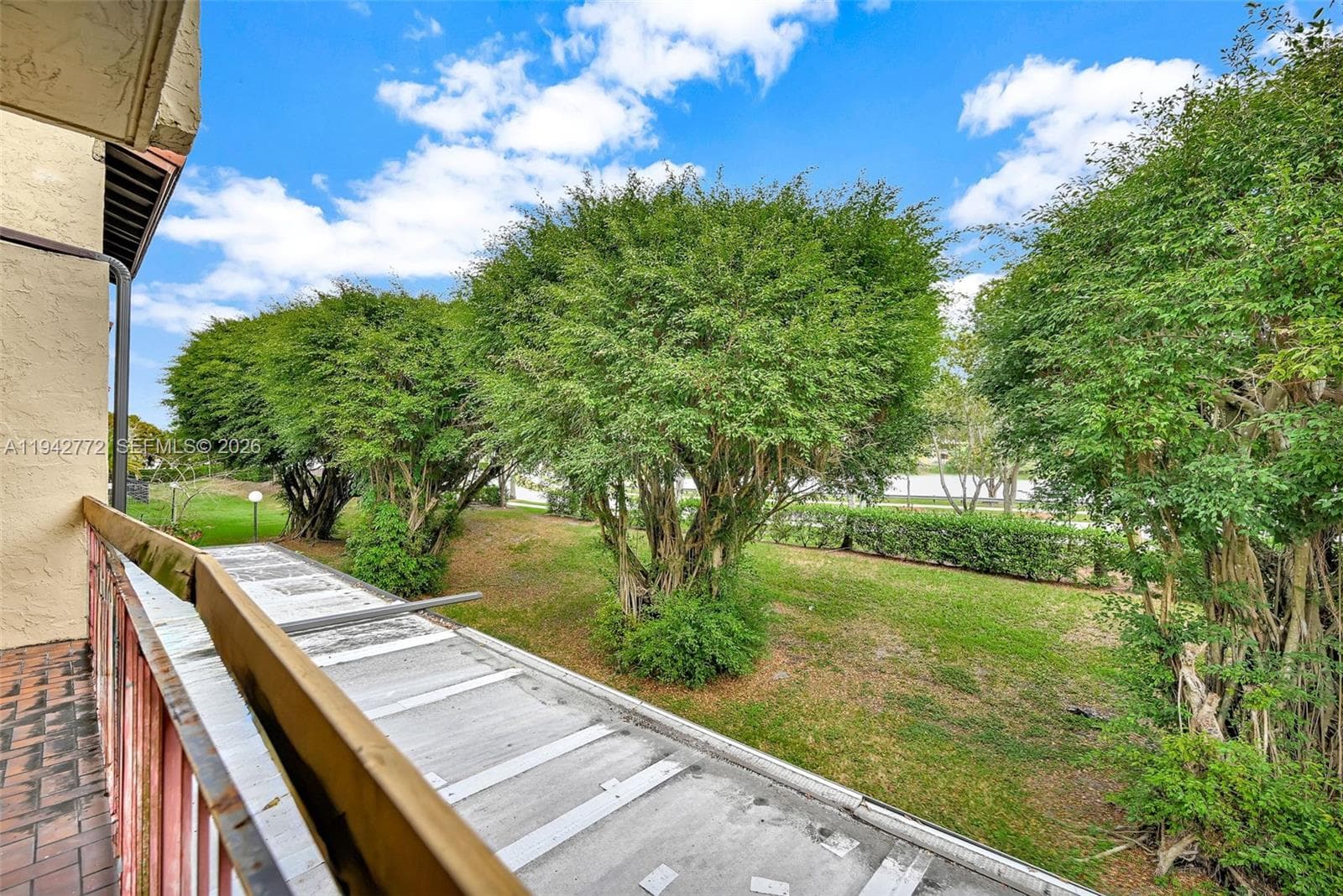 9907 NW 9th St Cir # 20, Miami FL 33172 — 60