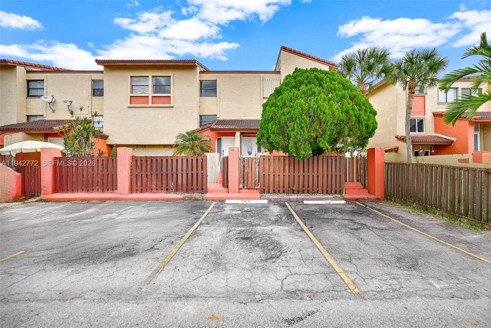 9907 NW 9th St Cir # 20, Miami FL 33172 — 4