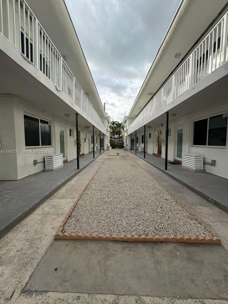 6890 Abbott Ave # 4B, Miami Beach FL 33141 — 2