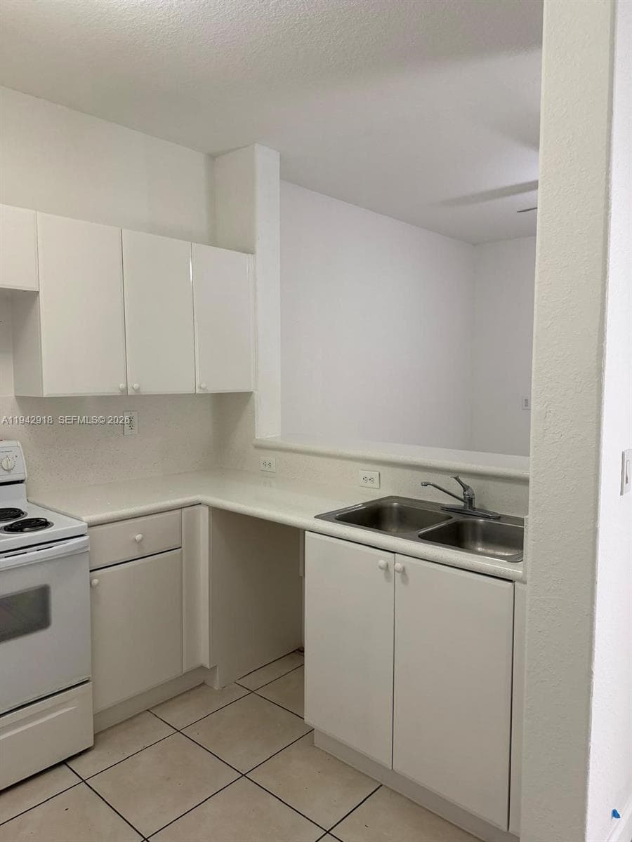 1656 SE 29th Ct # 100, Homestead FL 33035 — 2