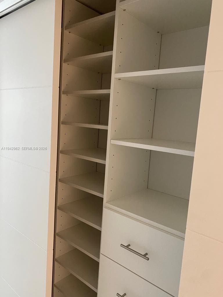 1600 NE 1st Ave # 1220, Miami FL 33132 — 6