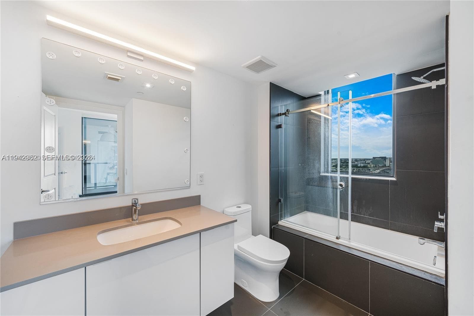1600 NE 1st Ave # 1220, Miami FL 33132 — 13