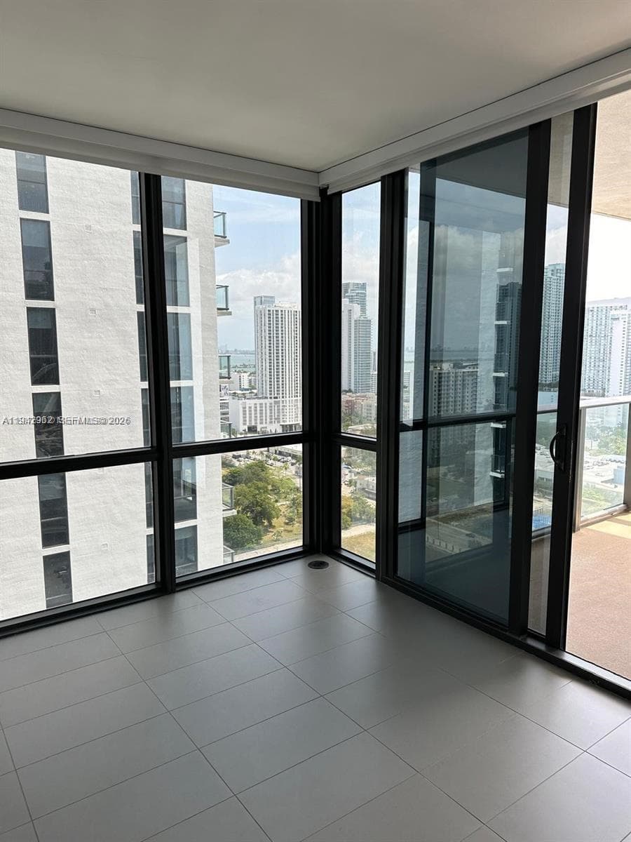 1600 NE 1st Ave # 1220, Miami FL 33132 — 10