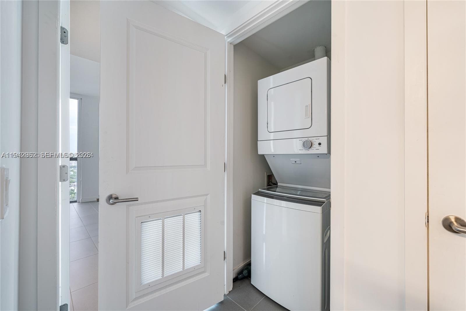 1600 NE 1st Ave # 1220, Miami FL 33132 — 11