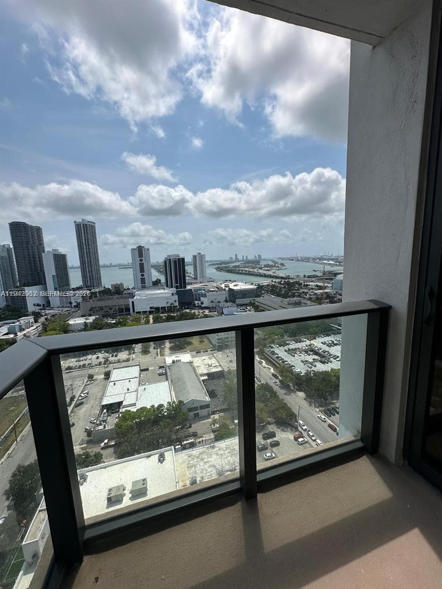 1600 NE 1st Ave # 1220, Miami FL 33132 — 8