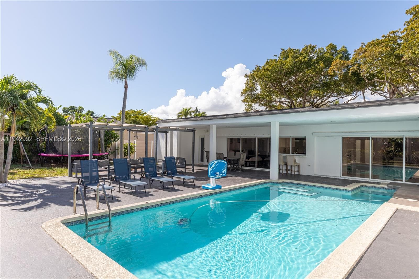 18555 SW 83rd Pl, Cutler Bay FL 33157 — 40