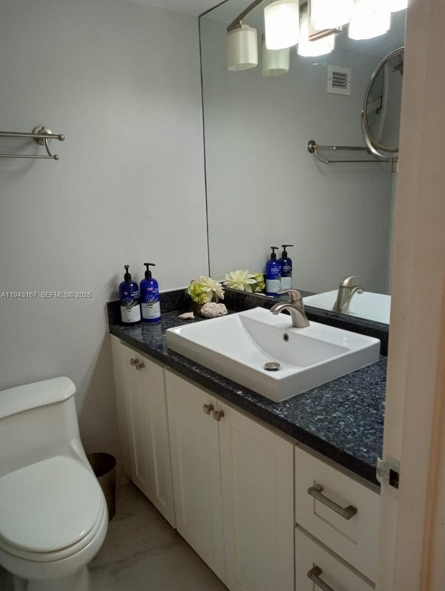 100 Lincoln Rd # 814, Miami Beach FL 33139 — 7