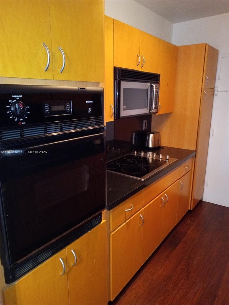 100 Lincoln Rd # 814, Miami Beach FL 33139 — 9