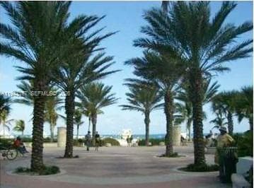 100 Lincoln Rd # 814, Miami Beach FL 33139 — 38
