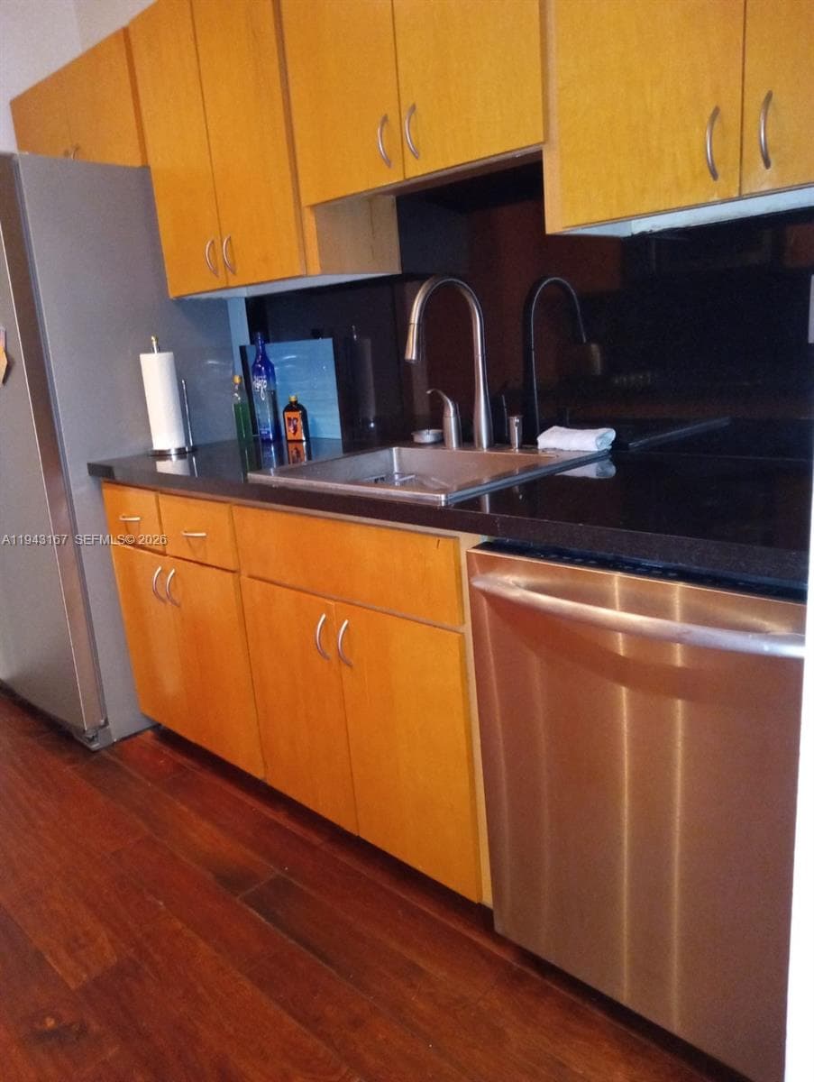 100 Lincoln Rd # 814, Miami Beach FL 33139 — 11