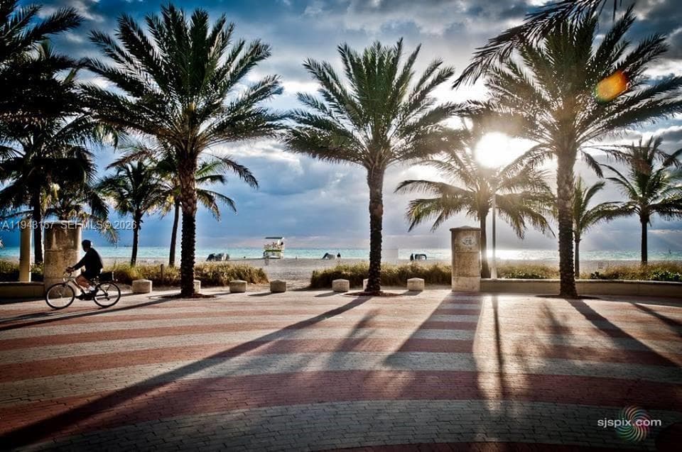 100 Lincoln Rd # 814, Miami Beach FL 33139 — 39
