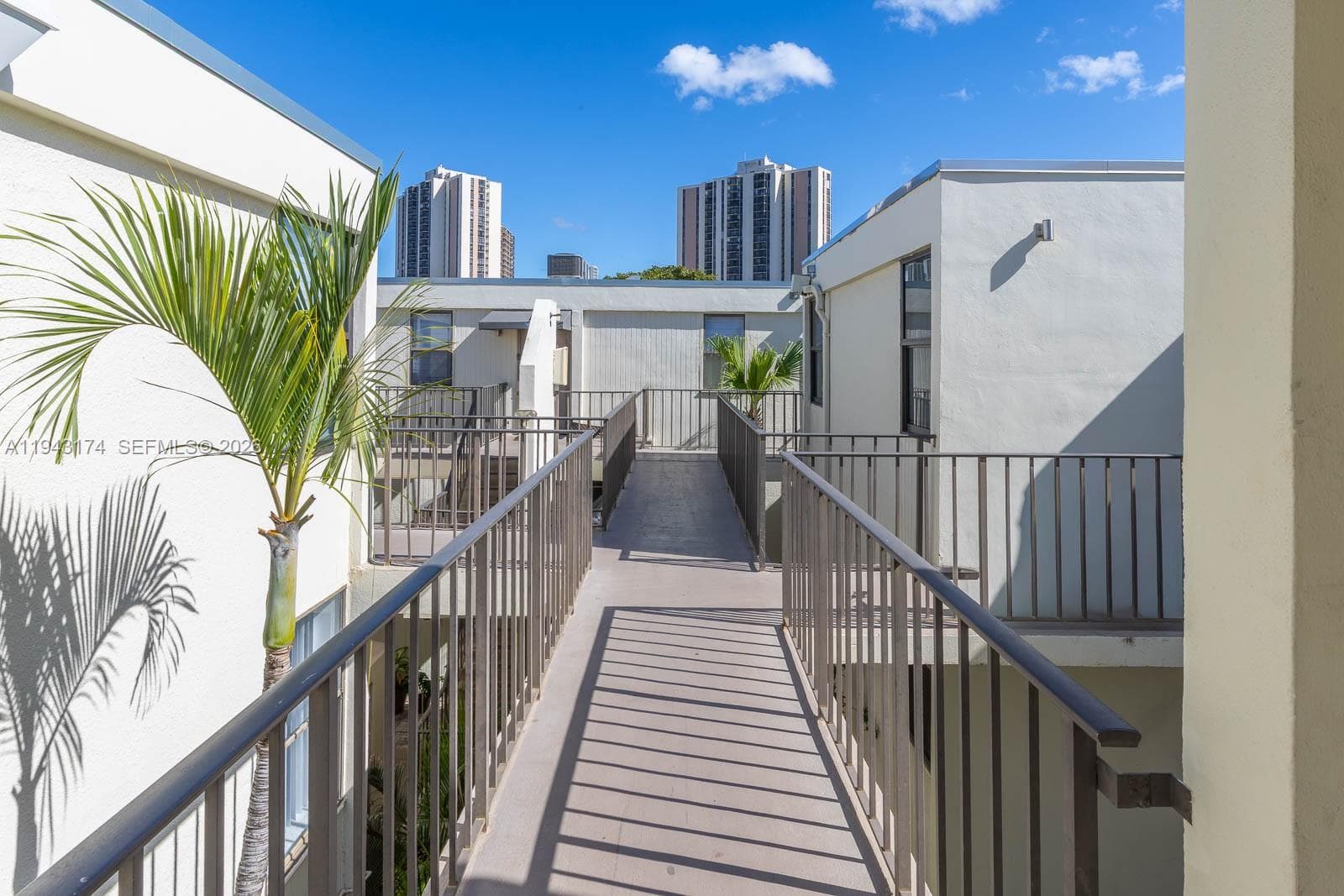 20291 NE 30th Ave, Aventura FL 33180 — 34