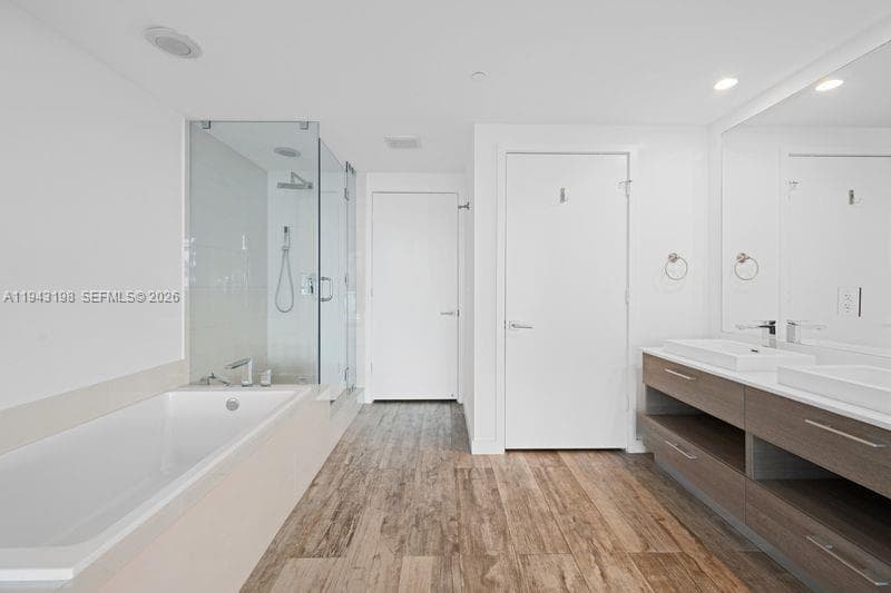 650 NE 32nd St # 602, Miami FL 33137 — 23