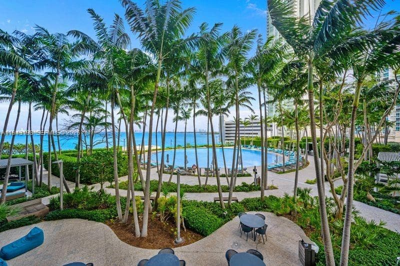 650 NE 32nd St # 602, Miami FL 33137 — 2