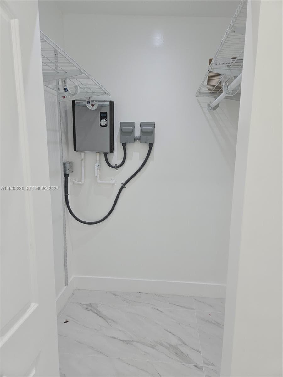 987 NE 145 # B, North Miami FL 33161 — 5