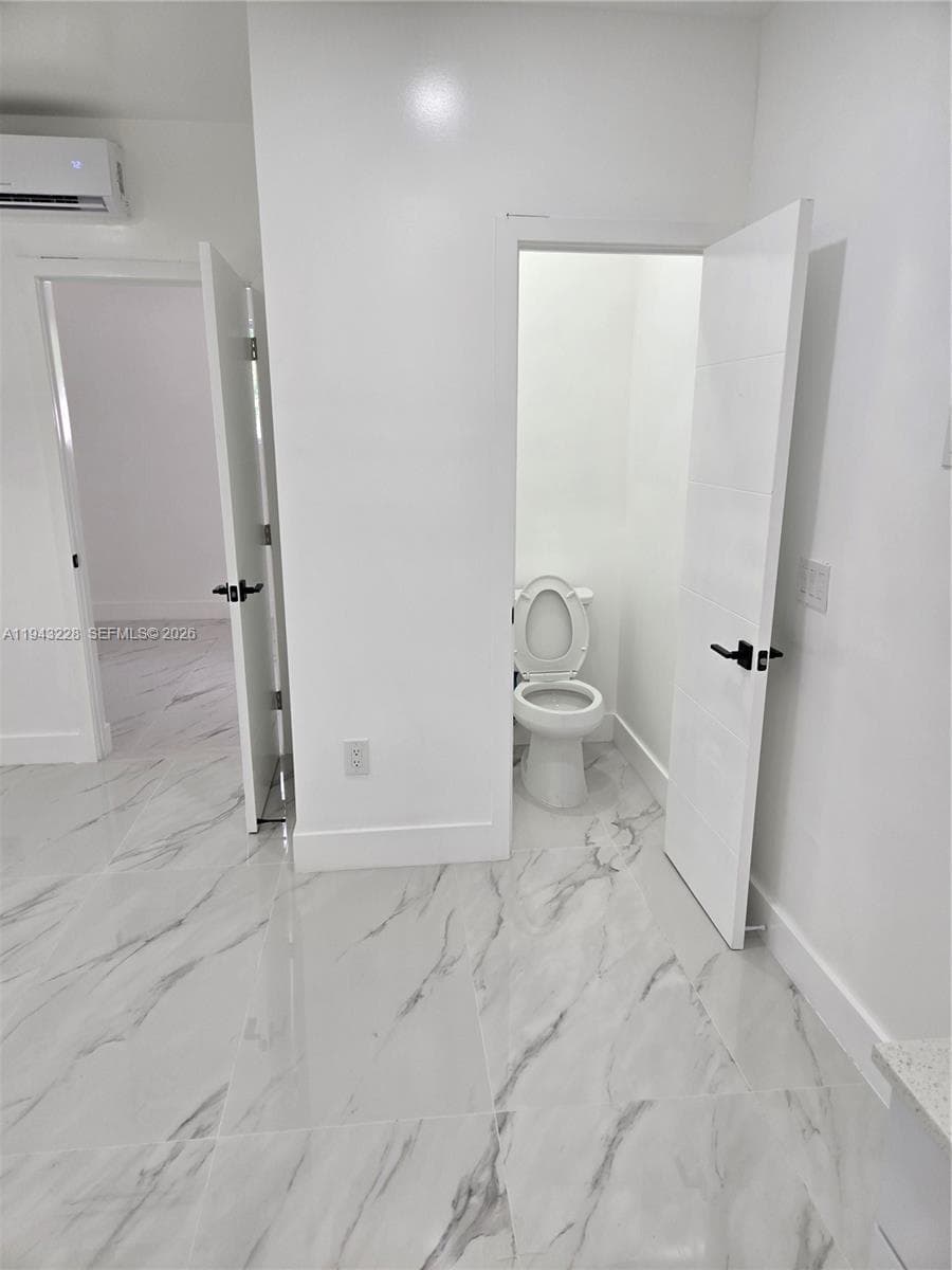 987 NE 145 # B, North Miami FL 33161 — 10