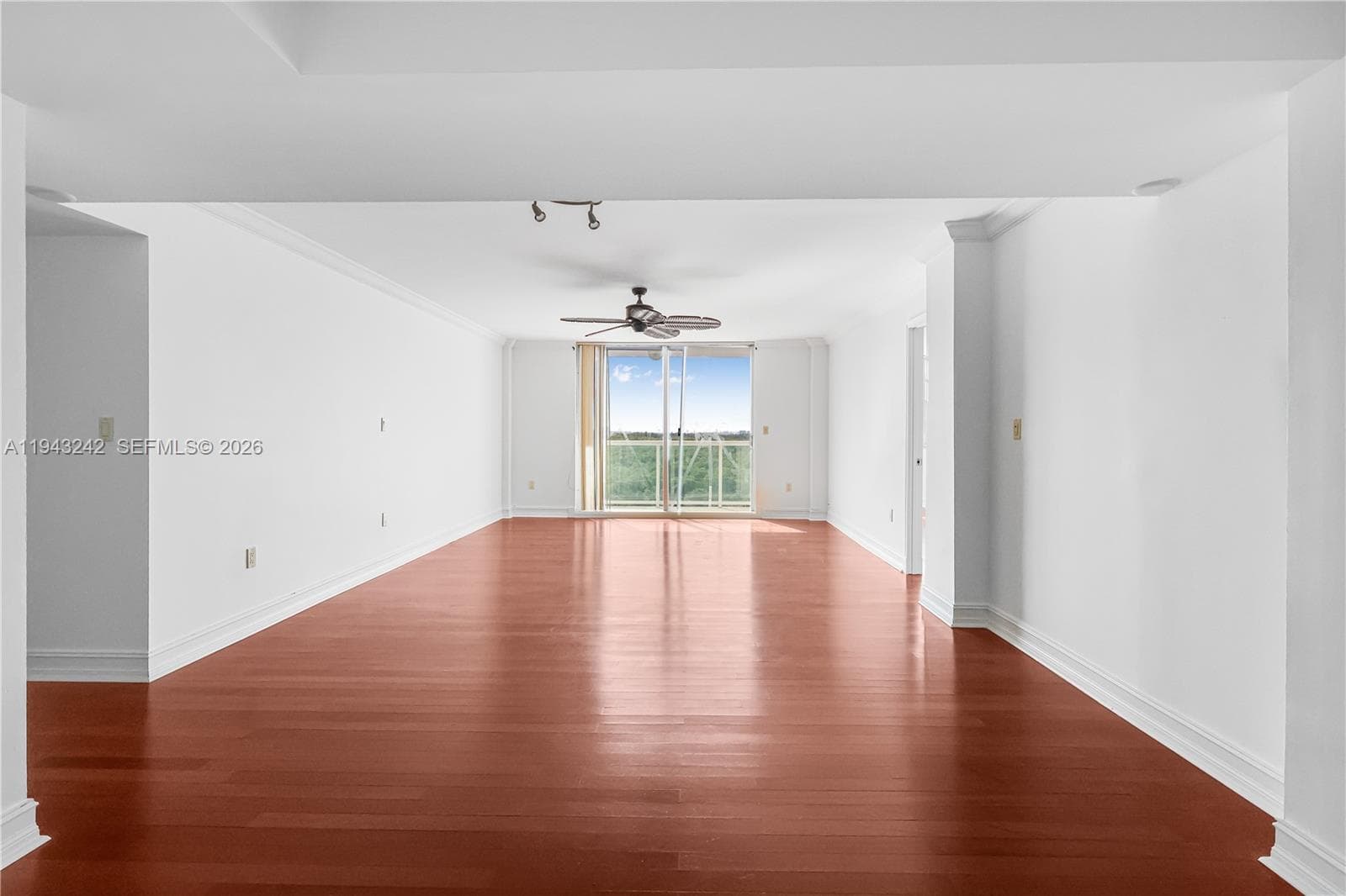 2841 NE 163rd St # 1002, North Miami Beach FL 33160 — 23
