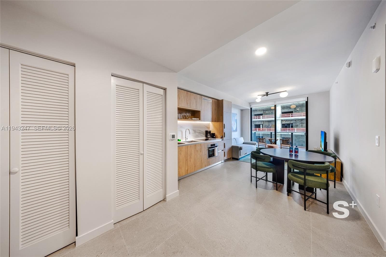 11 NE 6th St # 2903, Miami FL 33132 — 6