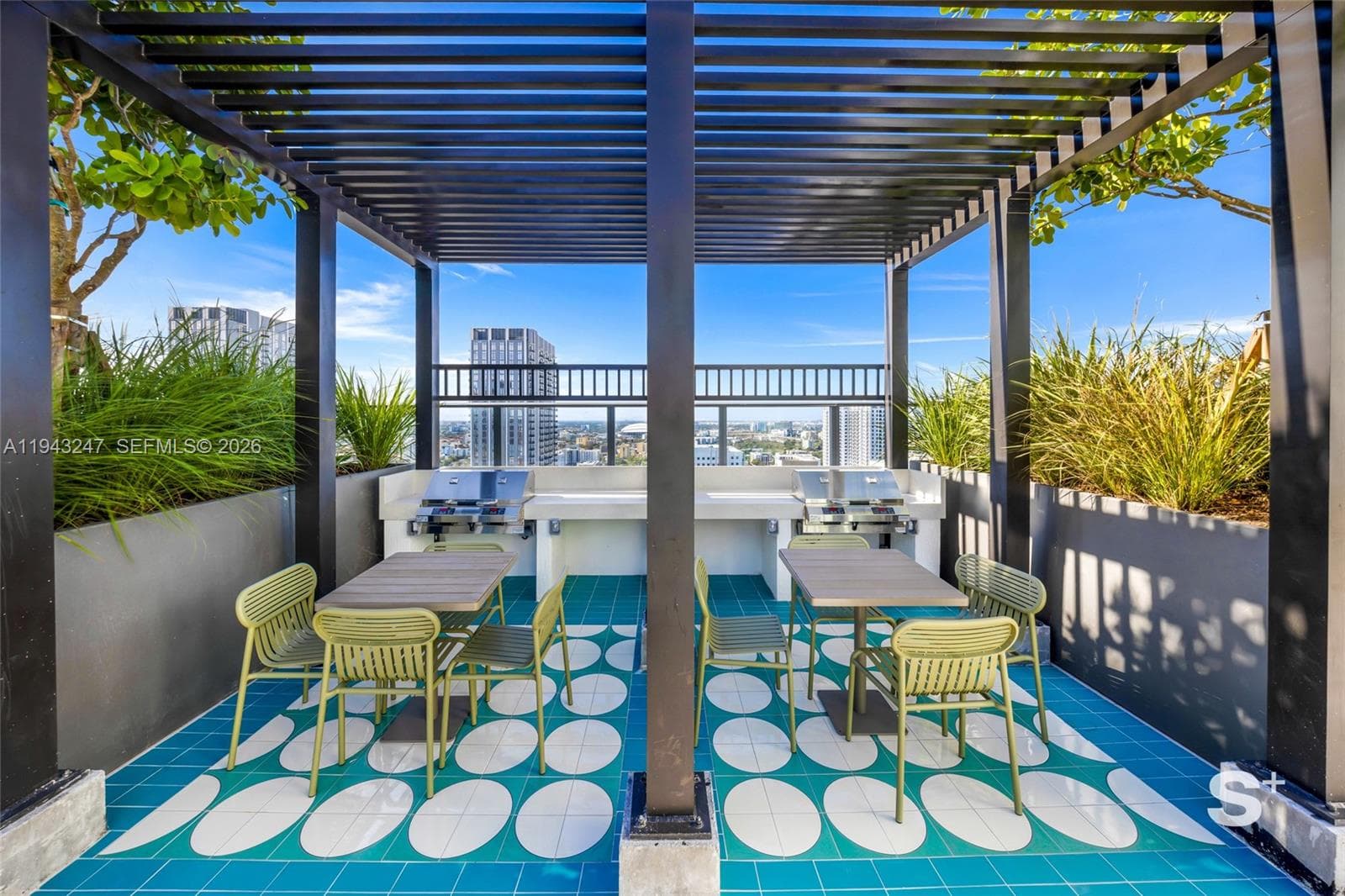 11 NE 6th St # 2903, Miami FL 33132 — 25