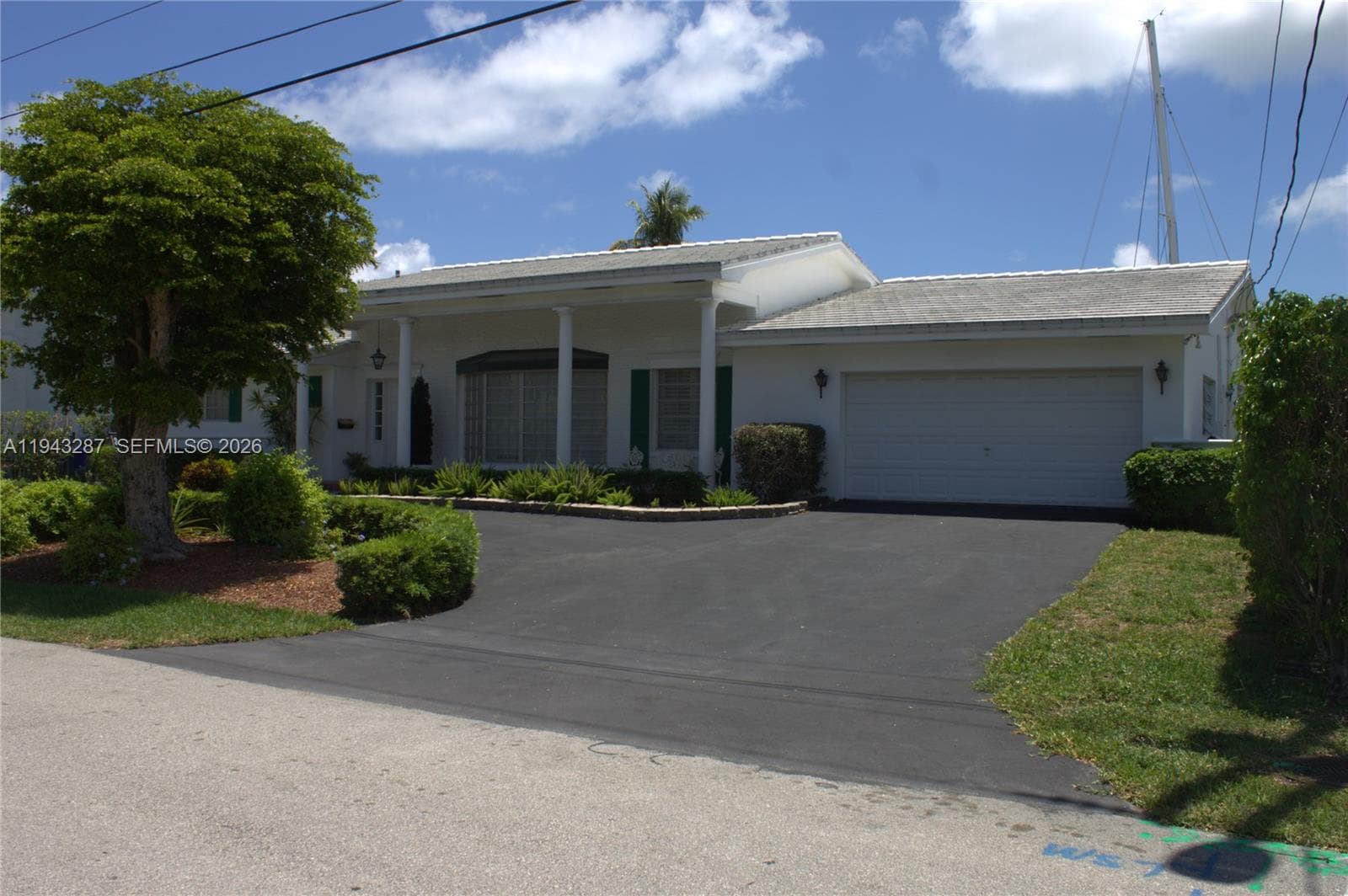 3440 NE 170th St, North Miami Beach FL 33160 — 3