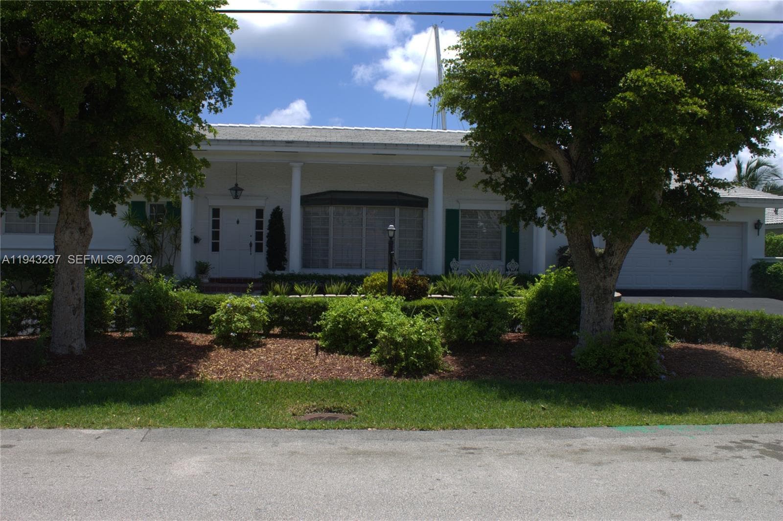 3440 NE 170th St, North Miami Beach FL 33160 — 1