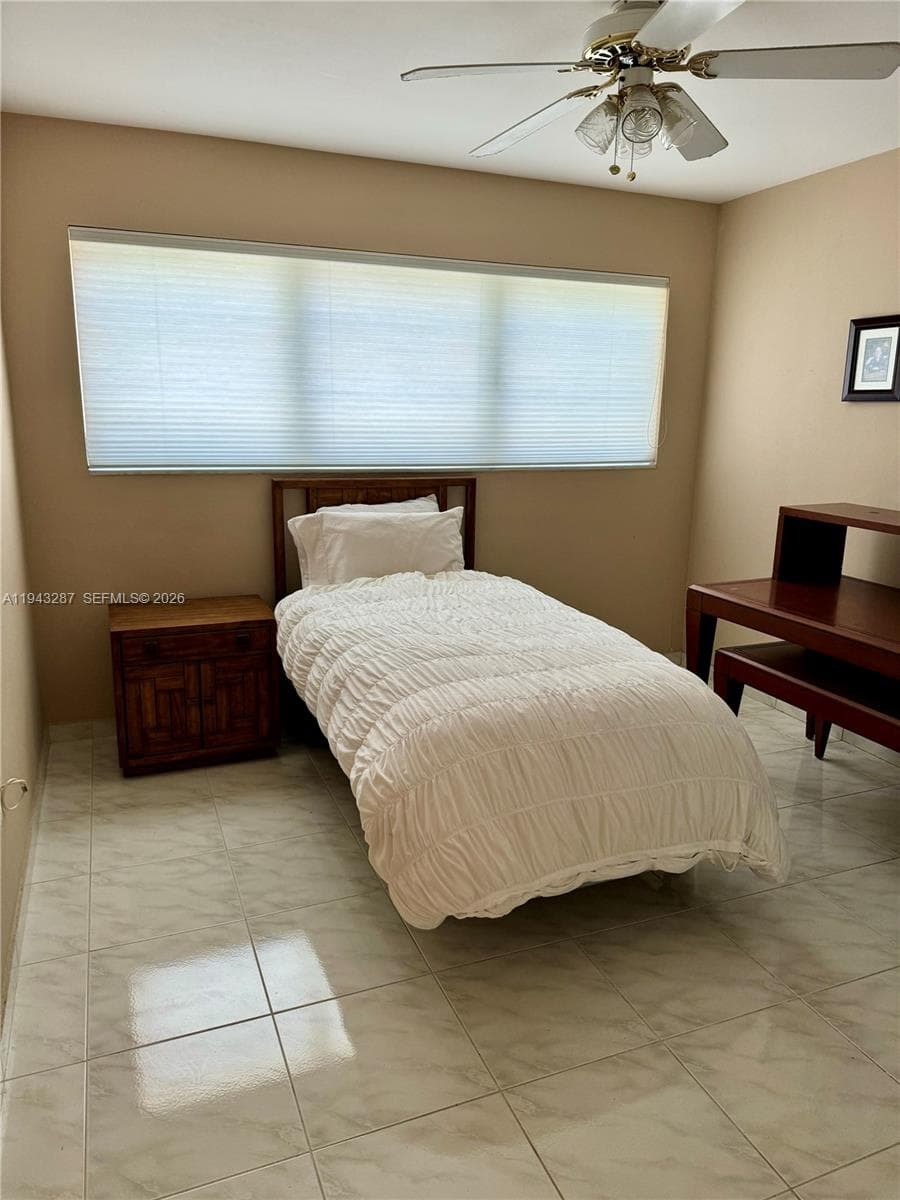 3440 NE 170th St, North Miami Beach FL 33160 — 9