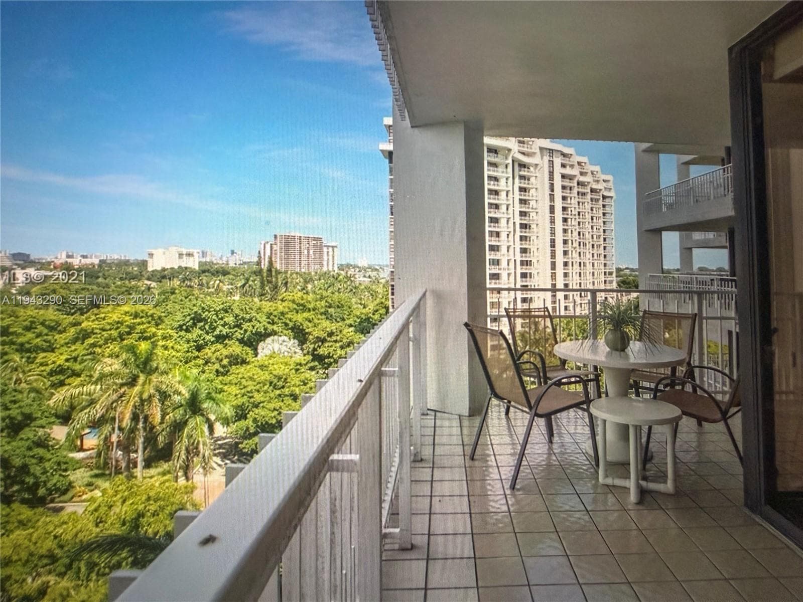 2000 Towerside Ter # 1005, Miami FL 33138 — 1