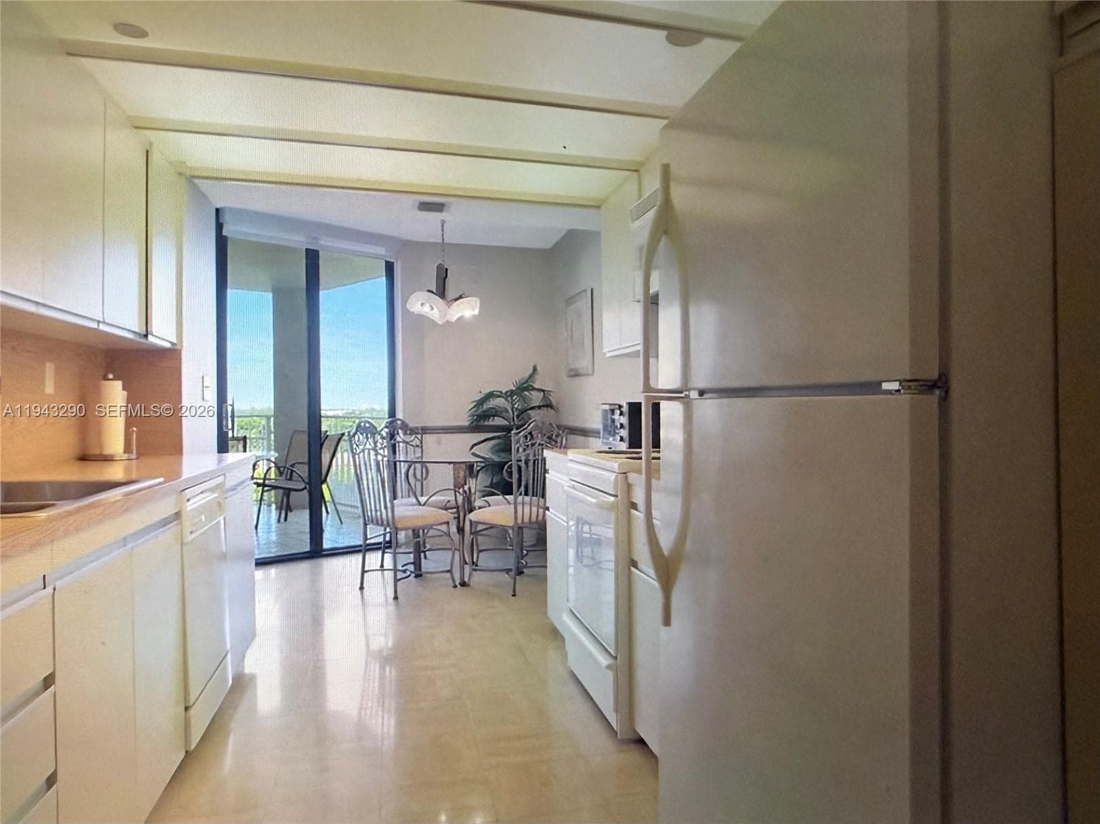 2000 Towerside Ter # 1005, Miami FL 33138 — 9