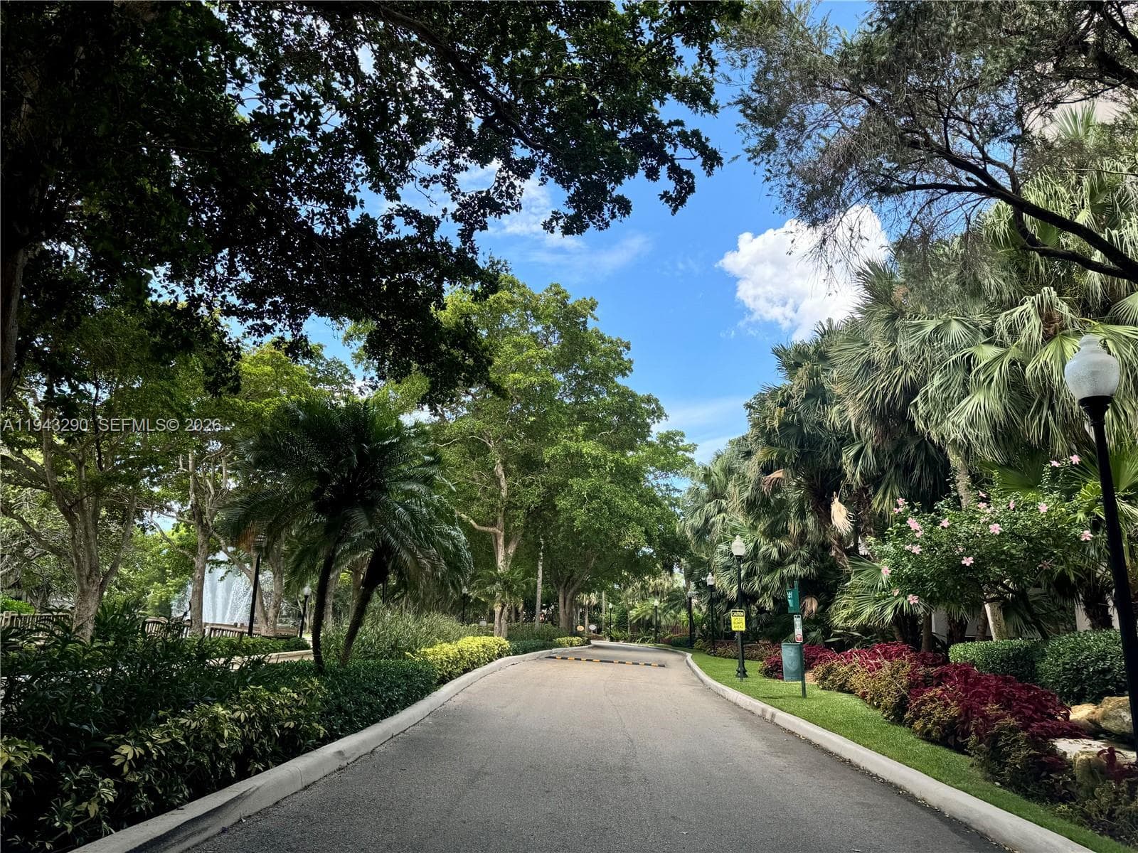 2000 Towerside Ter # 1005, Miami FL 33138 — 33